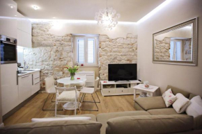 Гостиница Apartment White Stone - Diocletian Palace  Сплит